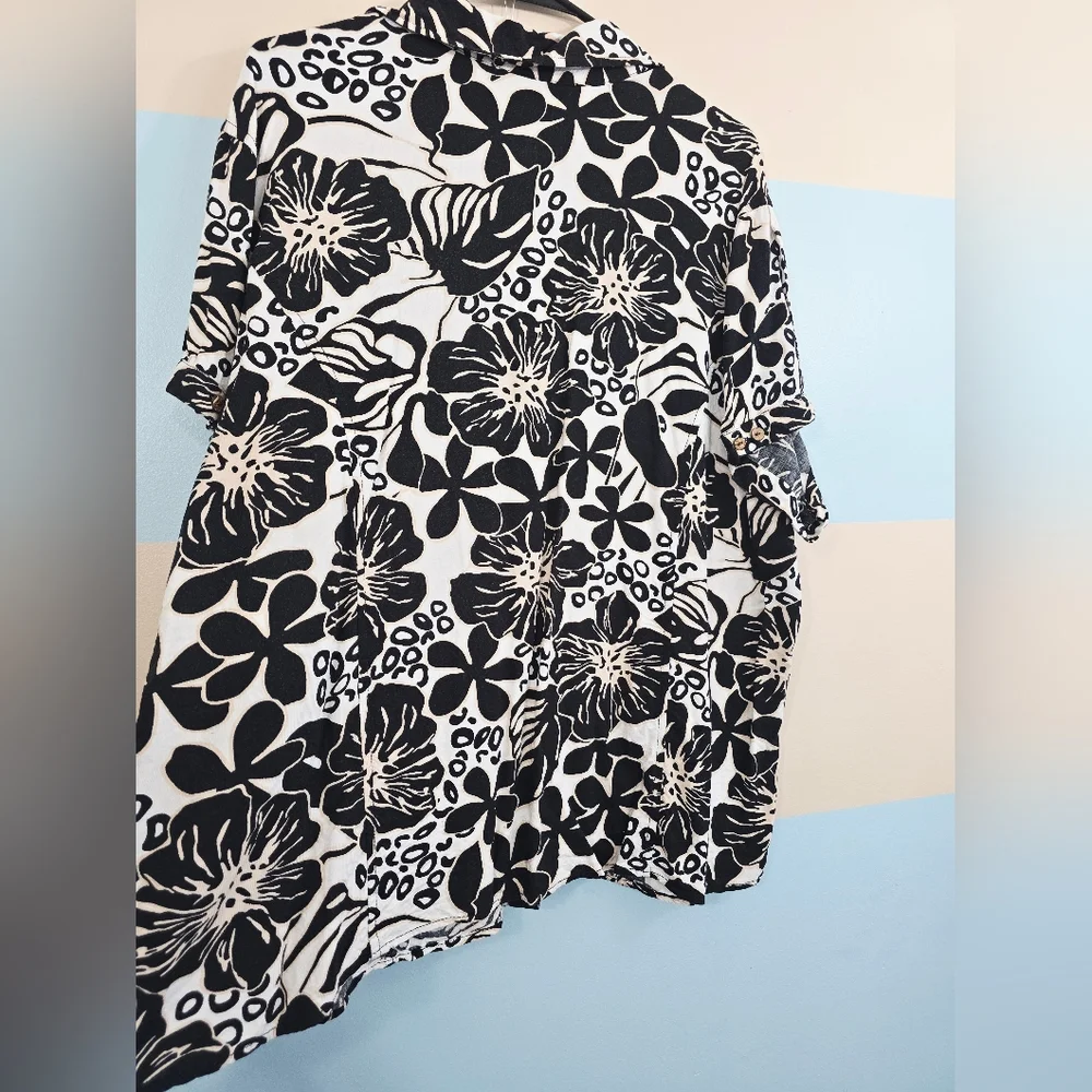 Coconut Cafe Plus Size Black and White Floral Button Down Shirt - Picture 5 of 6